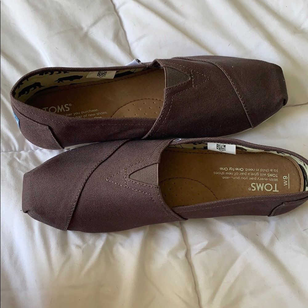 Toms